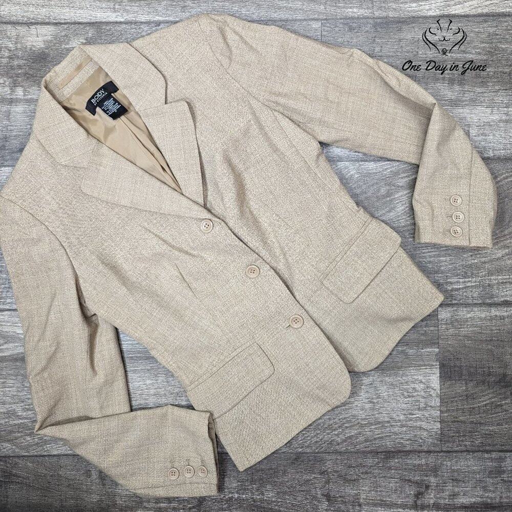 Body by Victoria 3 Button Blazer Size 0